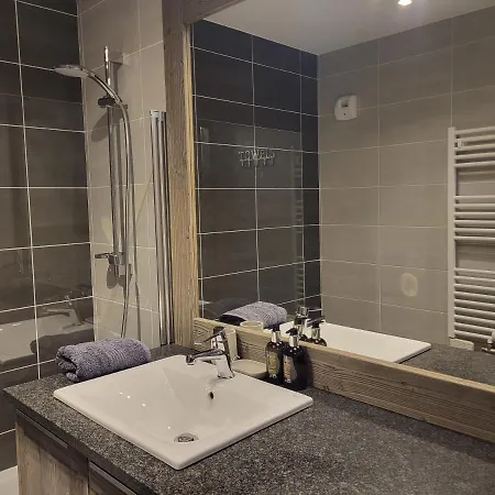 Plein Soleil Modern 3 Bedroom With Stunning Mountain Views Apartment